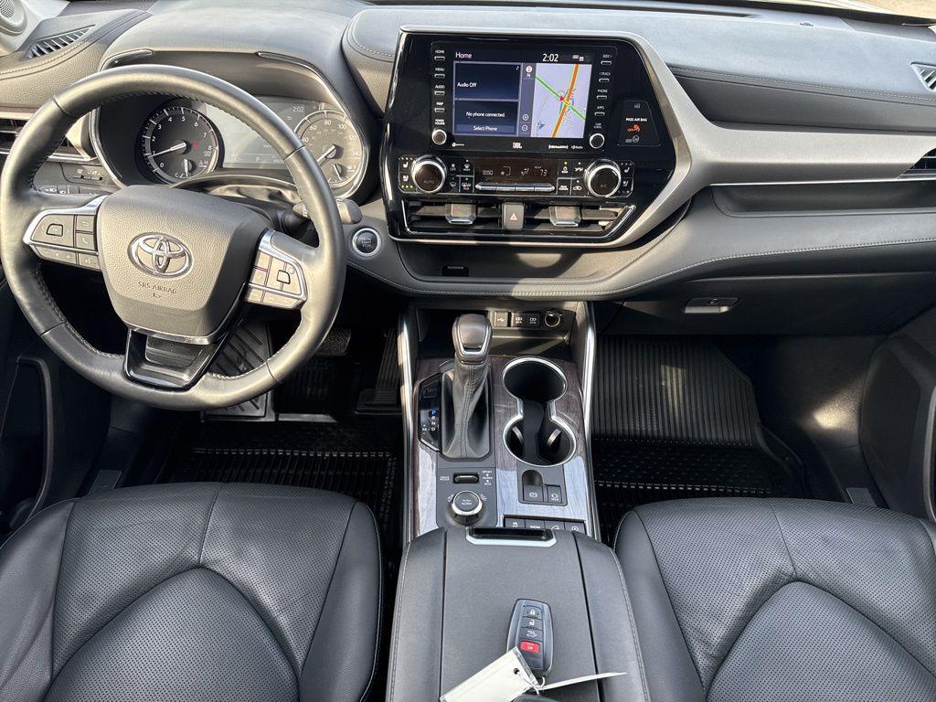 used 2021 Toyota Highlander car, priced at $28,407