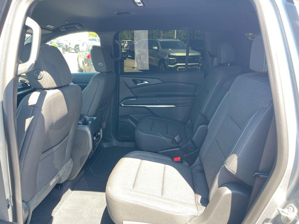 used 2024 Chevrolet Traverse car, priced at $34,770