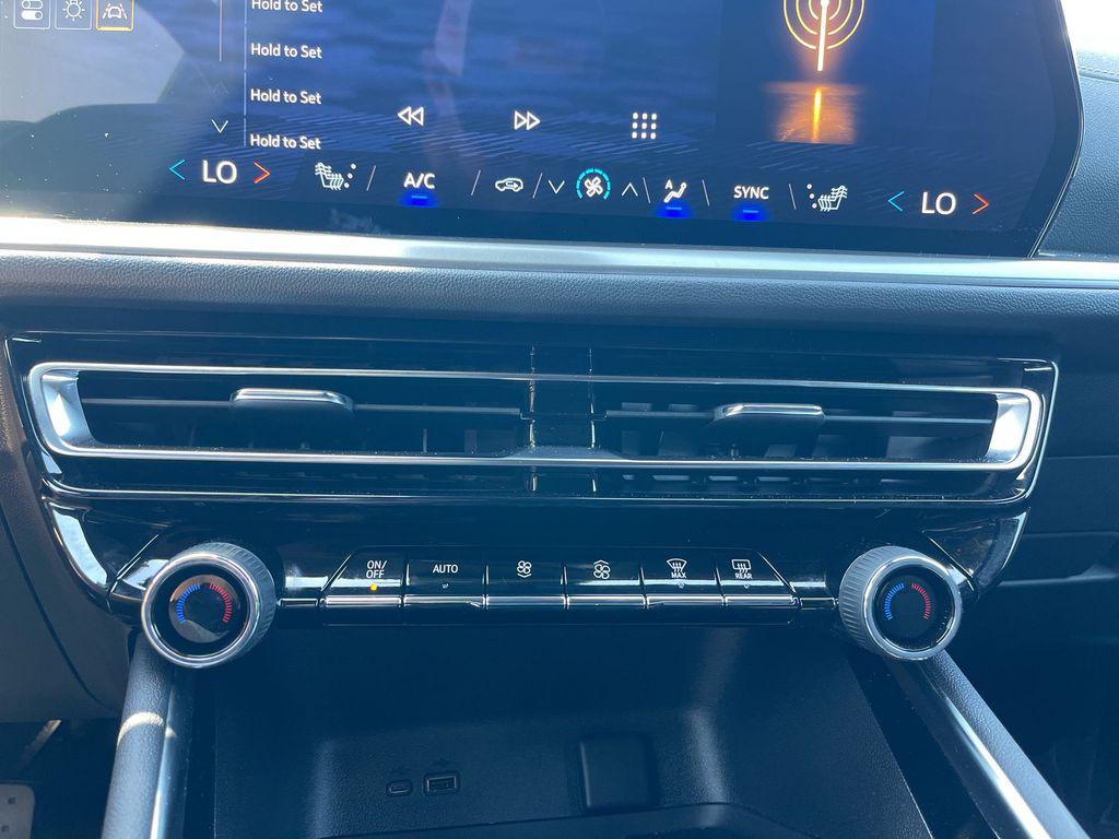 used 2024 Chevrolet Traverse car, priced at $34,770