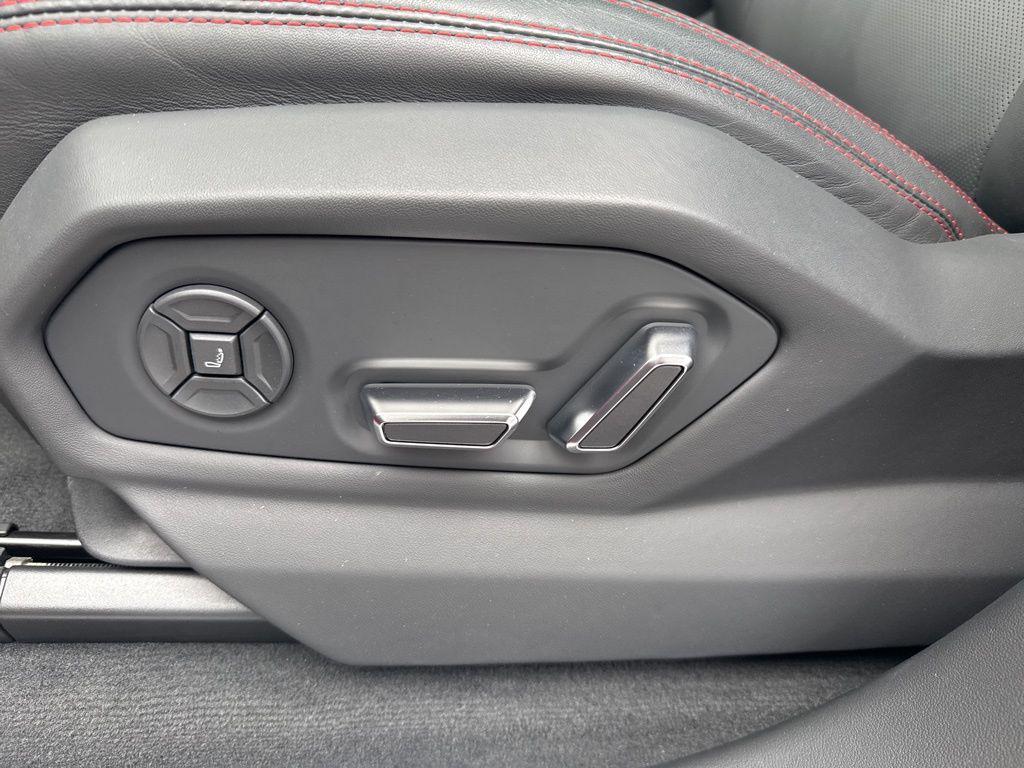 used 2022 Lamborghini Urus car, priced at $228,200