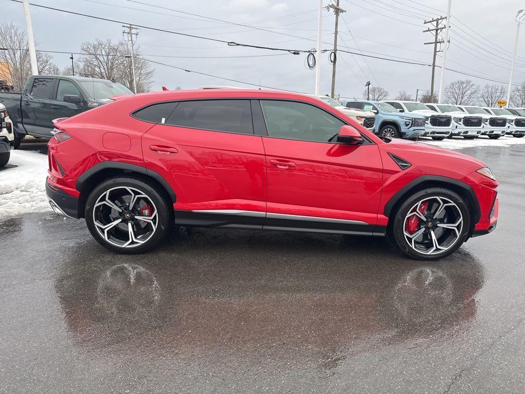 used 2022 Lamborghini Urus car, priced at $228,200
