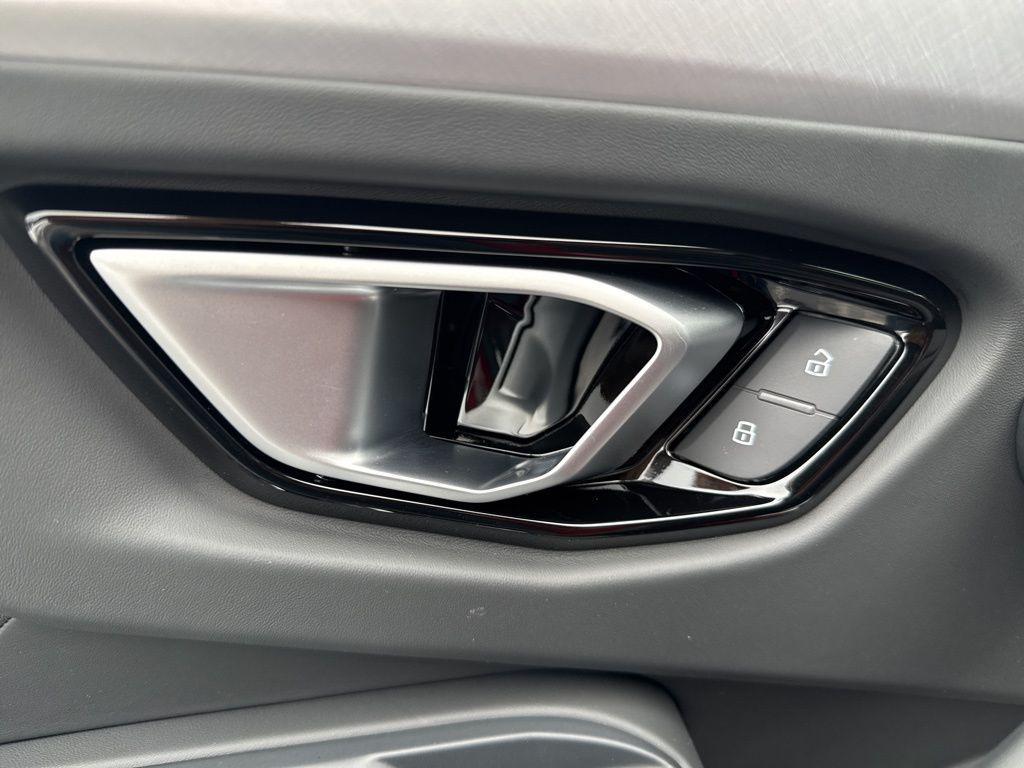 used 2022 Lamborghini Urus car, priced at $228,200