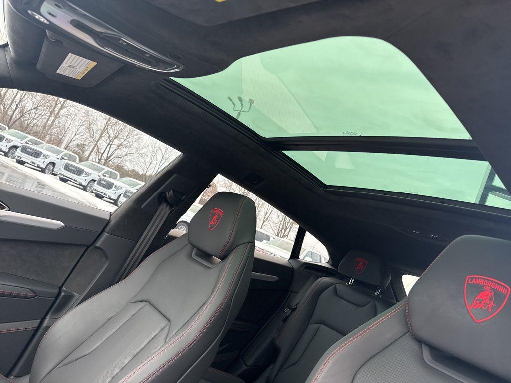 used 2022 Lamborghini Urus car, priced at $228,200