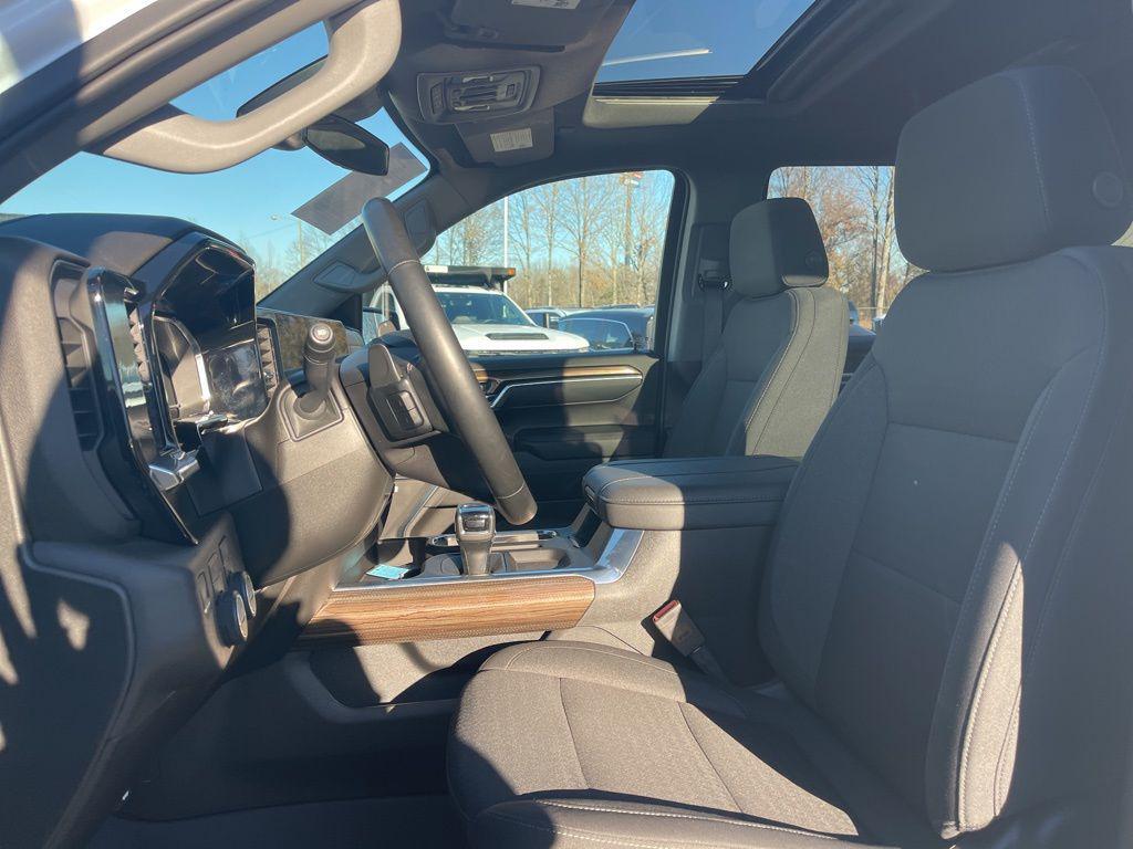 used 2024 Chevrolet Silverado 1500 car, priced at $45,250