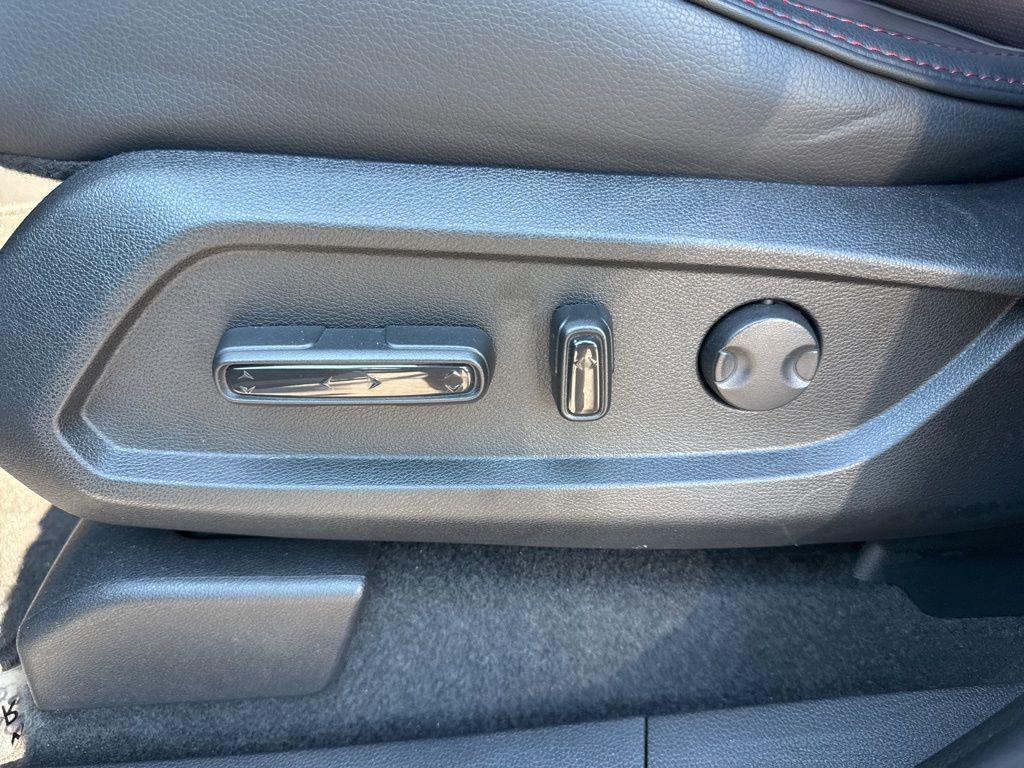 used 2025 Honda Pilot car, priced at $51,800