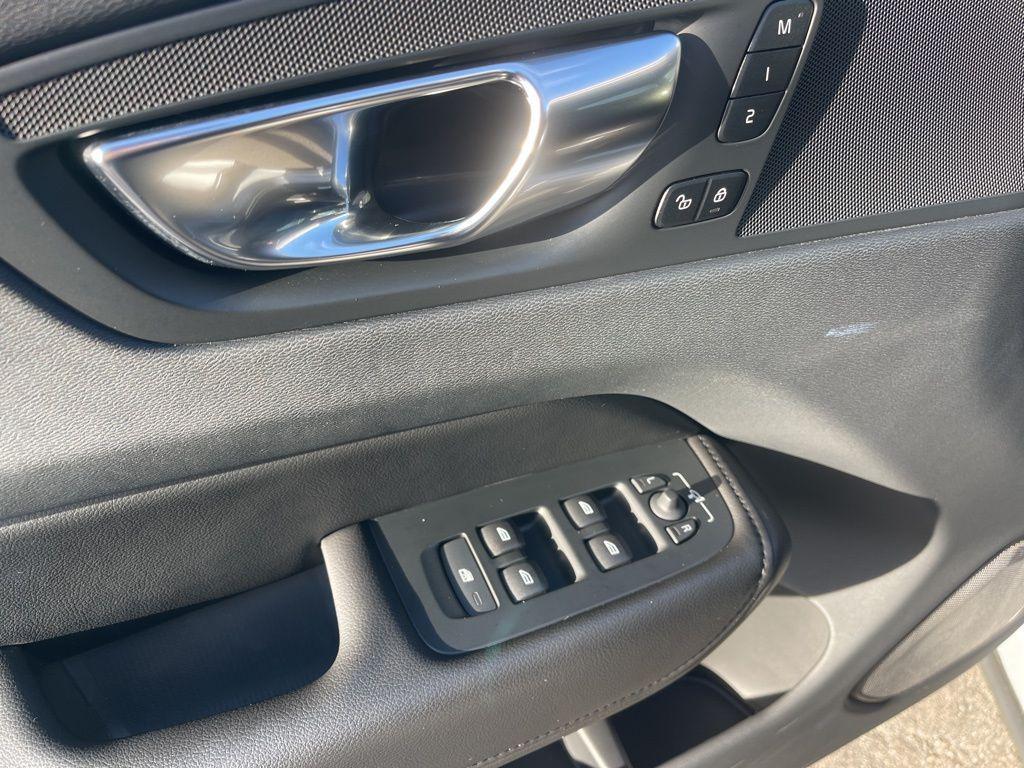 used 2023 Volvo XC60 car, priced at $32,350