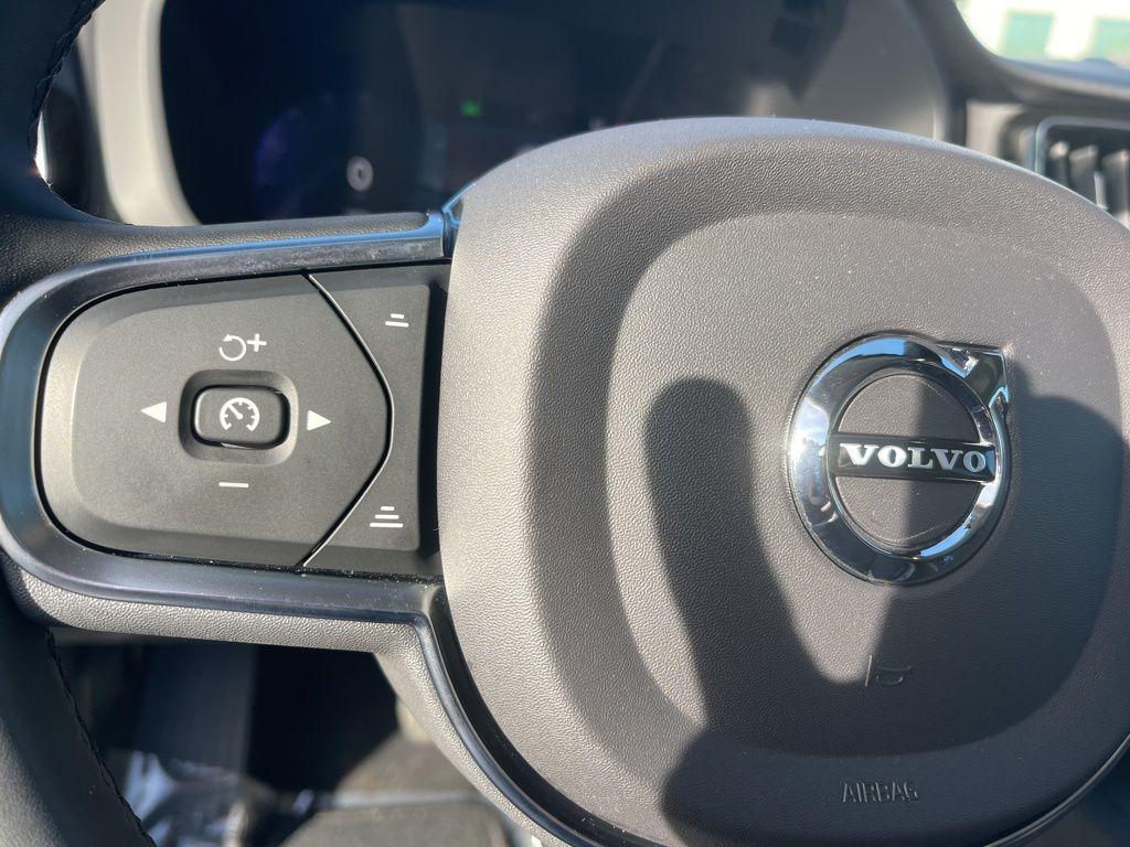 used 2023 Volvo XC60 car, priced at $32,350