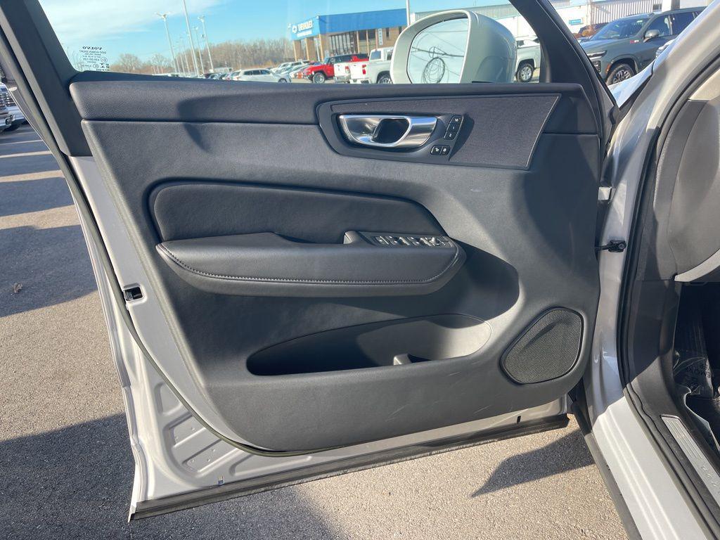 used 2023 Volvo XC60 car, priced at $32,350