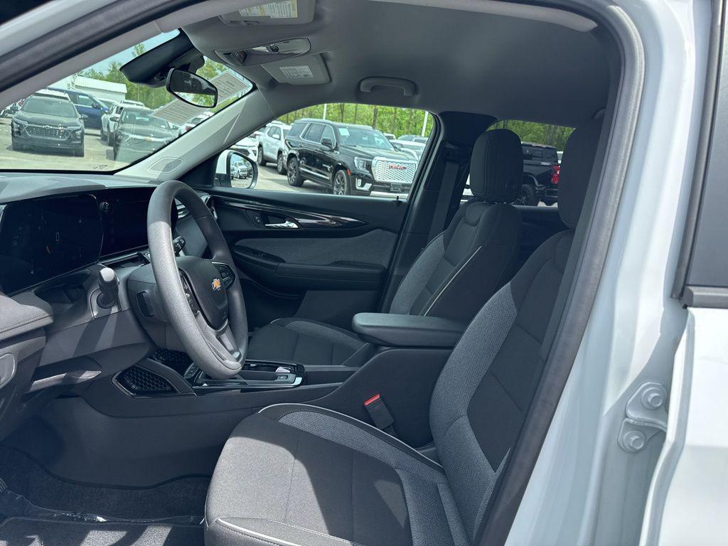 used 2025 Chevrolet TrailBlazer car, priced at $22,250