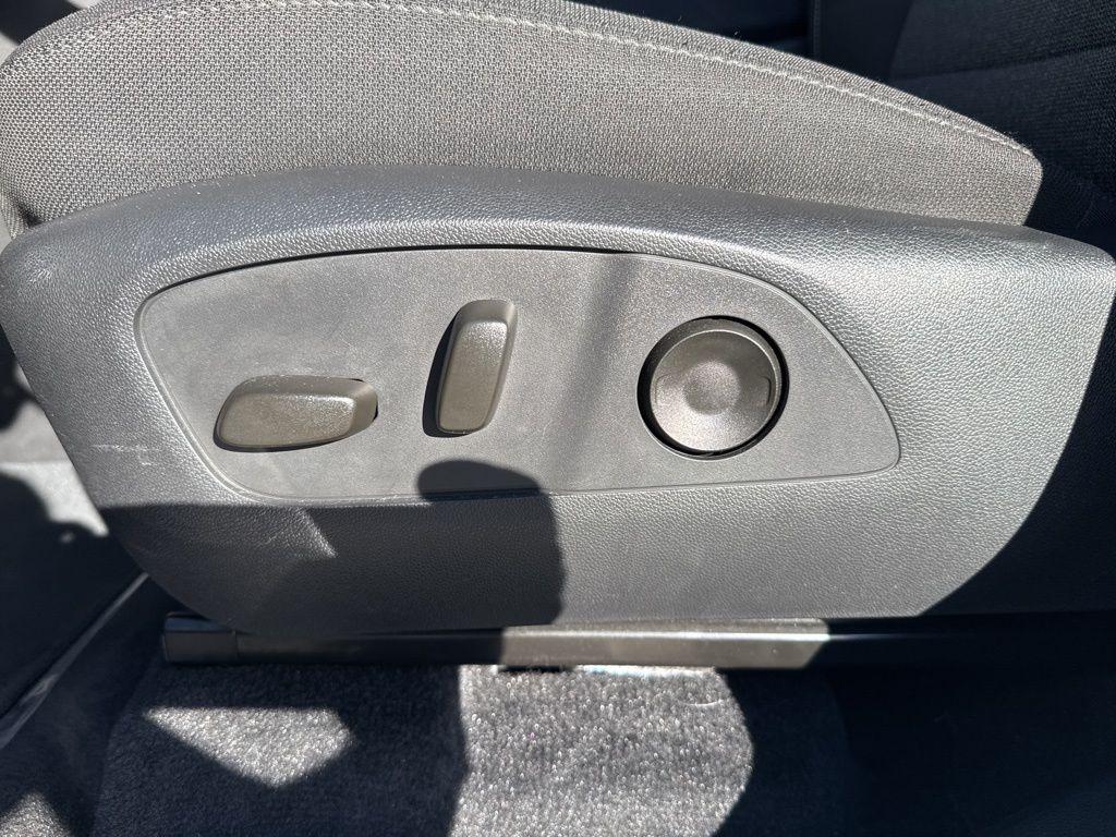 used 2025 GMC Acadia car, priced at $32,850