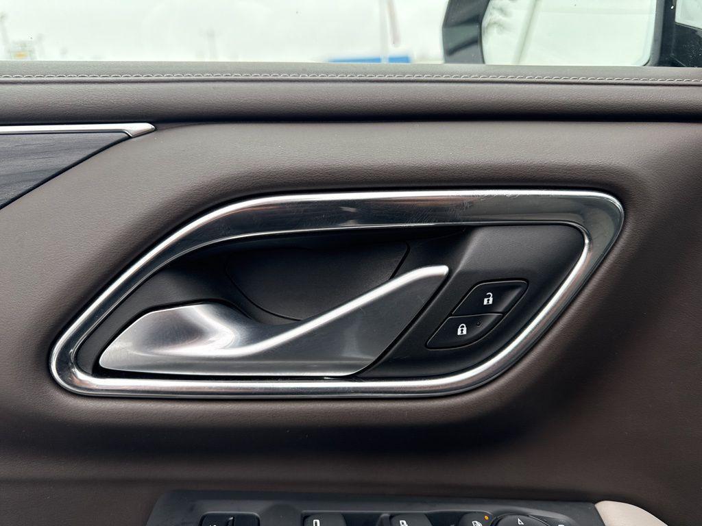 used 2022 GMC Yukon XL car, priced at $38,450