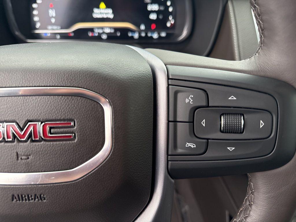 used 2022 GMC Yukon XL car, priced at $38,450