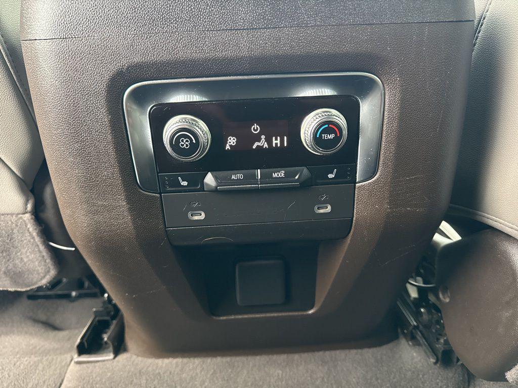 used 2022 GMC Yukon XL car, priced at $38,450