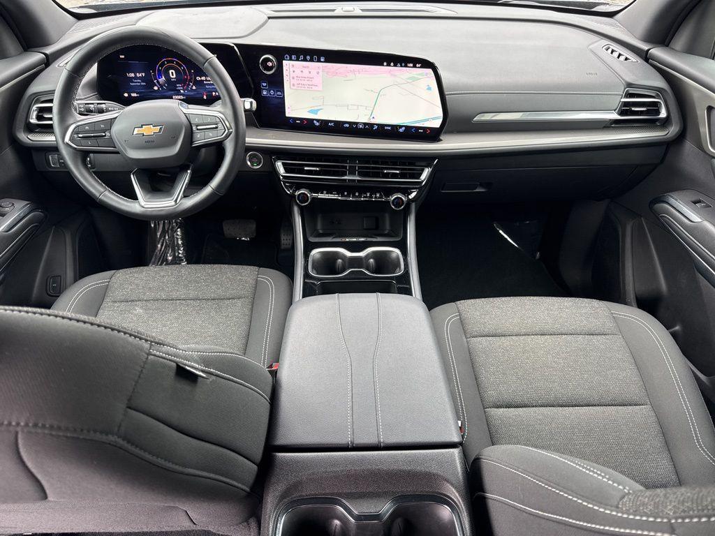 used 2025 Chevrolet Traverse car, priced at $34,225