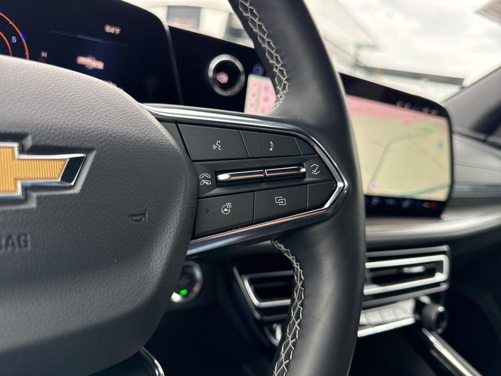 used 2025 Chevrolet Traverse car, priced at $34,225