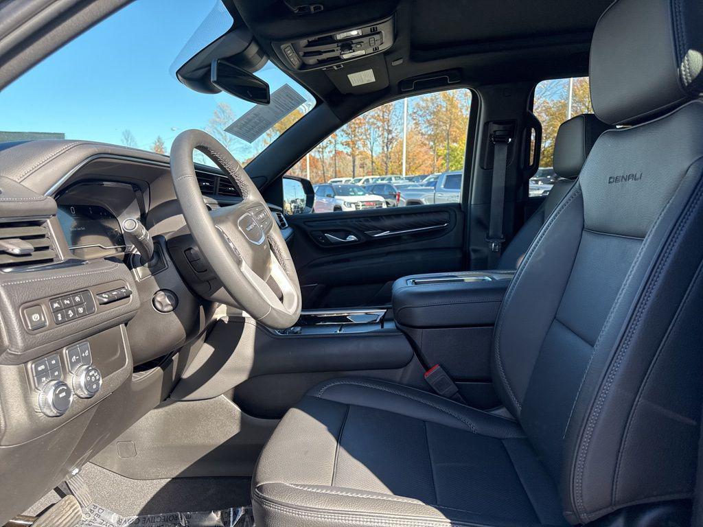 used 2024 GMC Yukon car, priced at $70,550