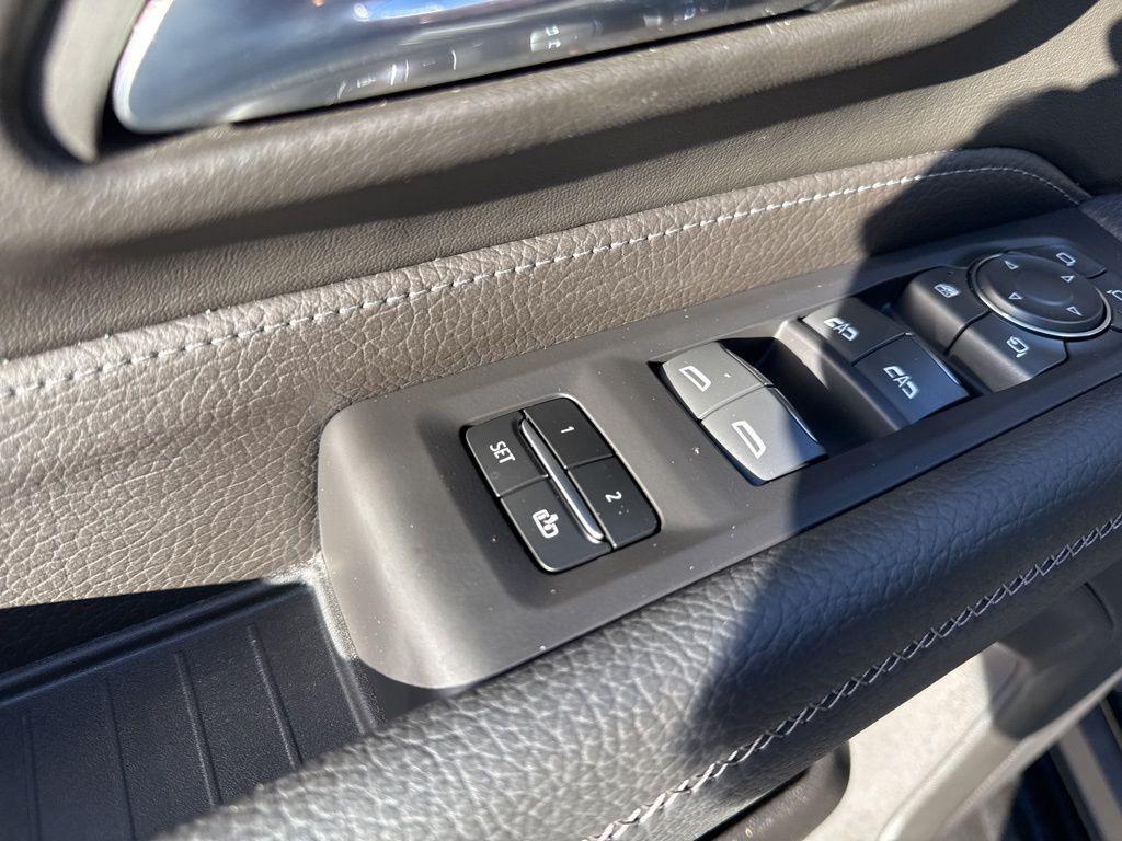 used 2024 GMC Yukon car, priced at $70,550