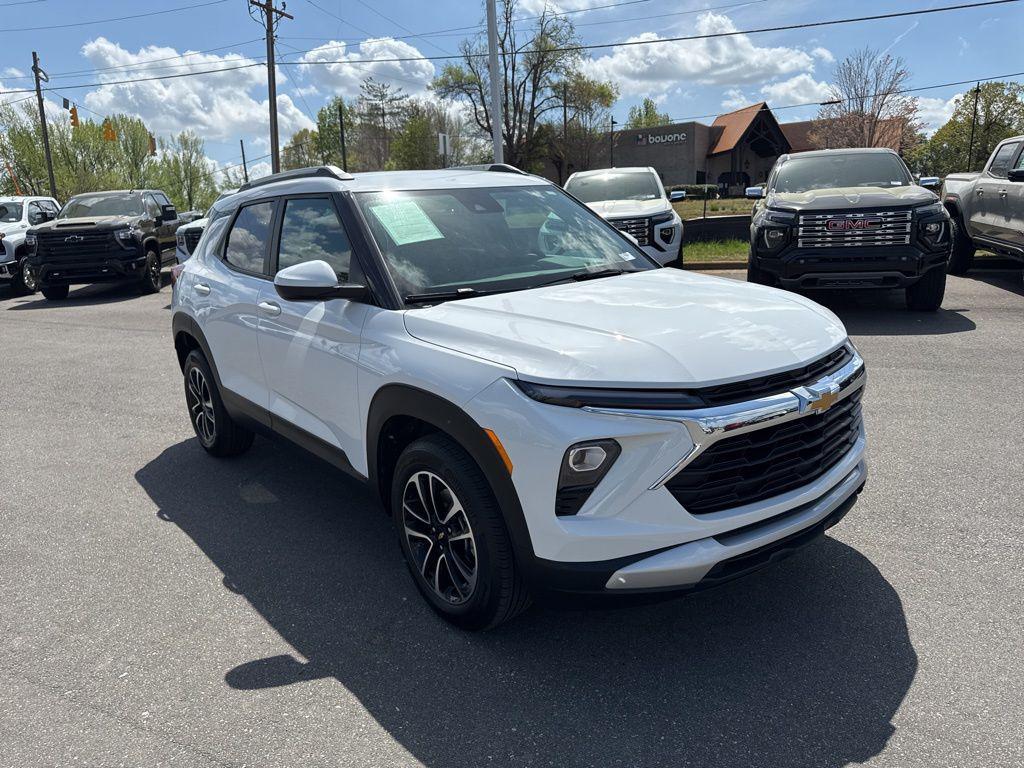 used 2025 Chevrolet TrailBlazer car, priced at $23,300
