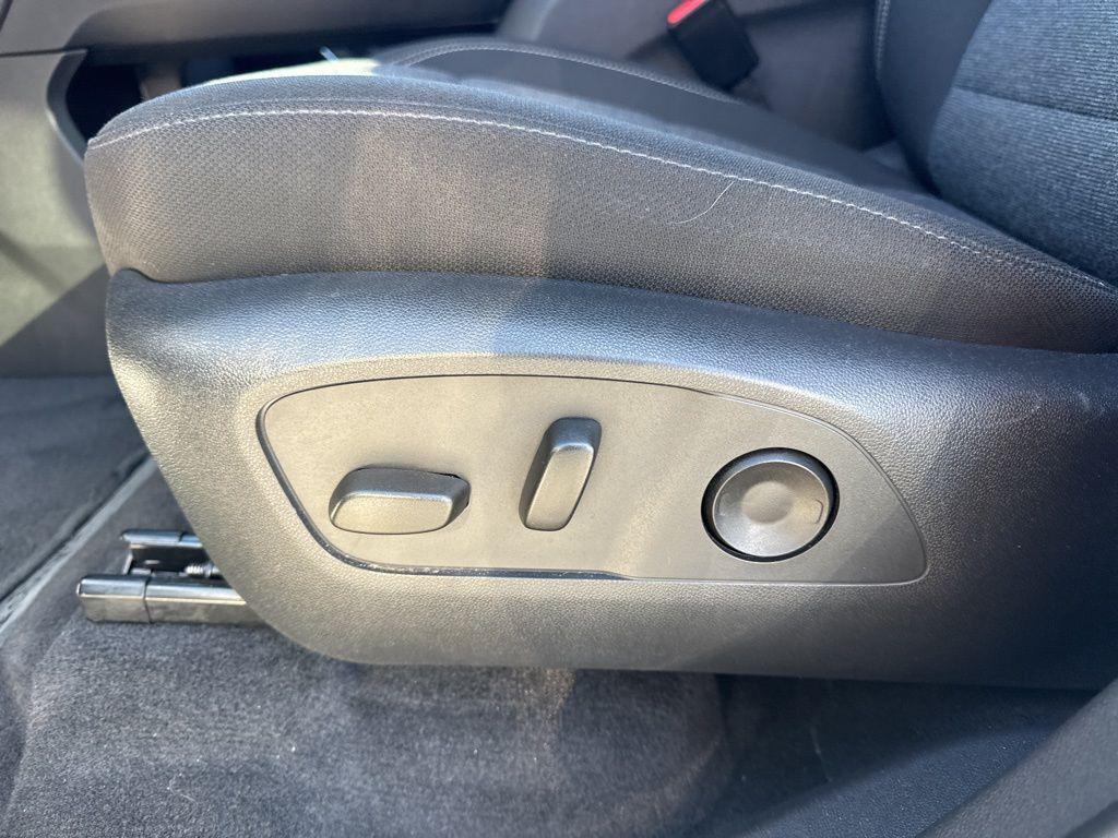 used 2025 GMC Acadia car, priced at $33,150
