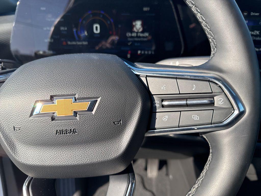 used 2025 Chevrolet Equinox car, priced at $23,750