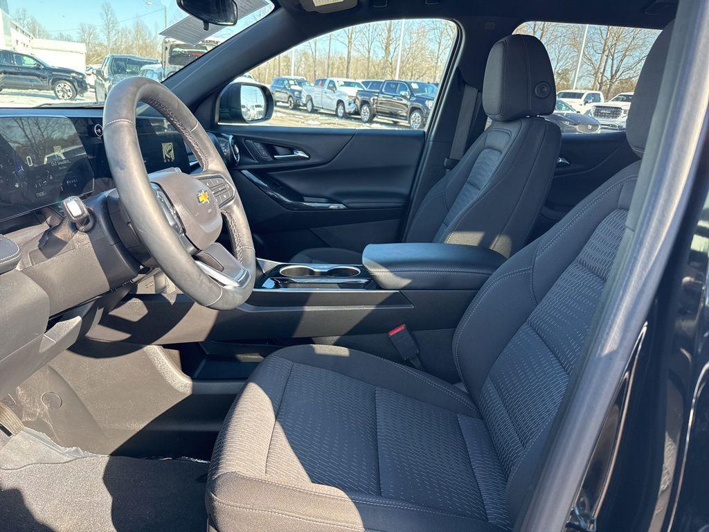 used 2025 Chevrolet Equinox car, priced at $23,880