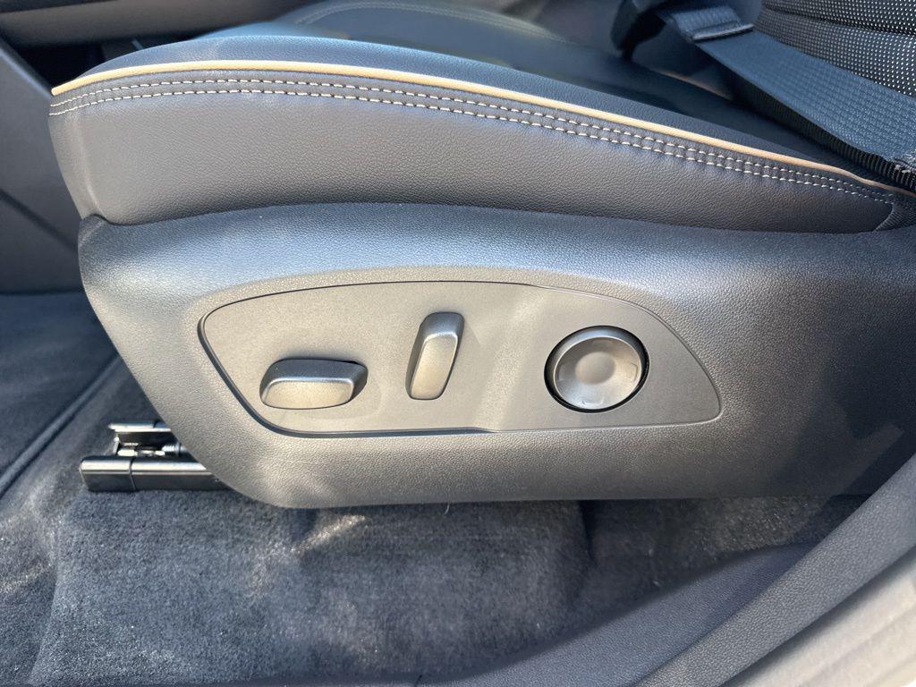 new 2026 Chevrolet Traverse car, priced at $56,995