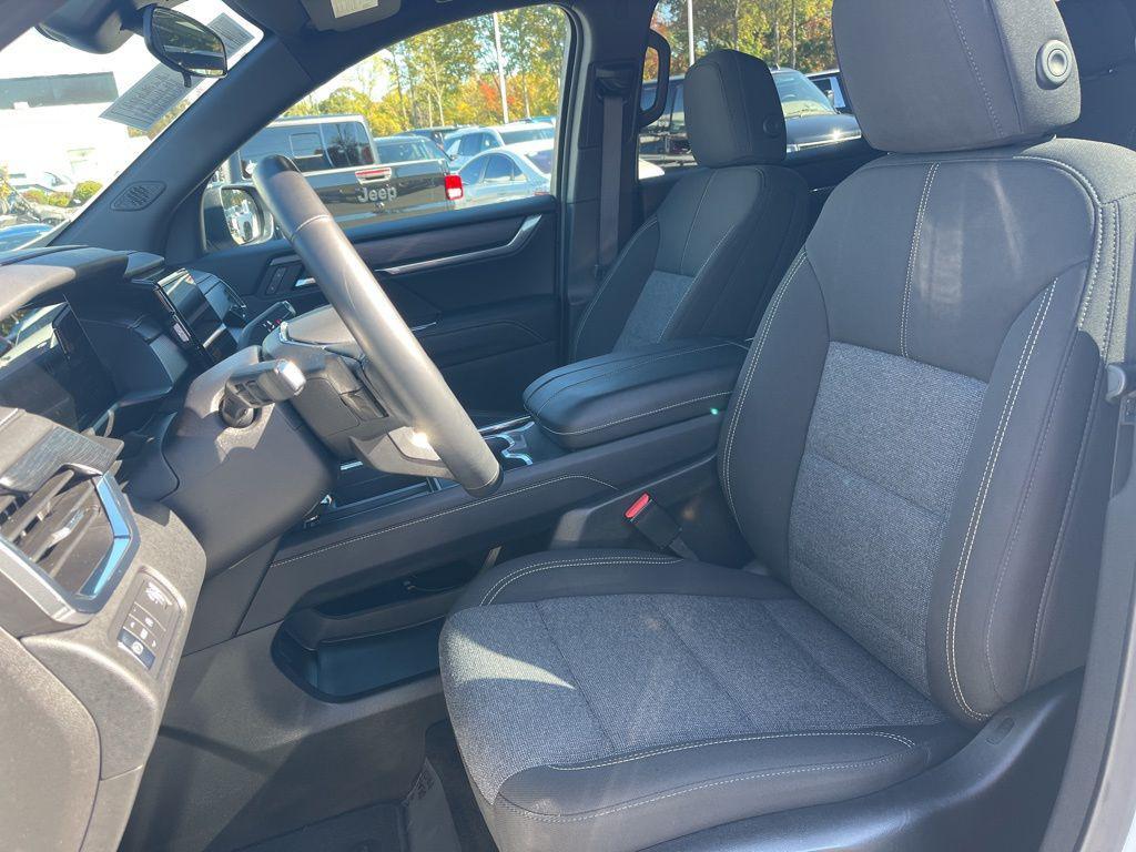 used 2025 GMC Acadia car, priced at $31,890