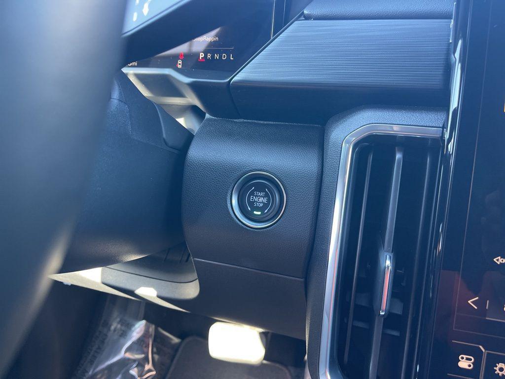 used 2025 GMC Acadia car, priced at $31,890