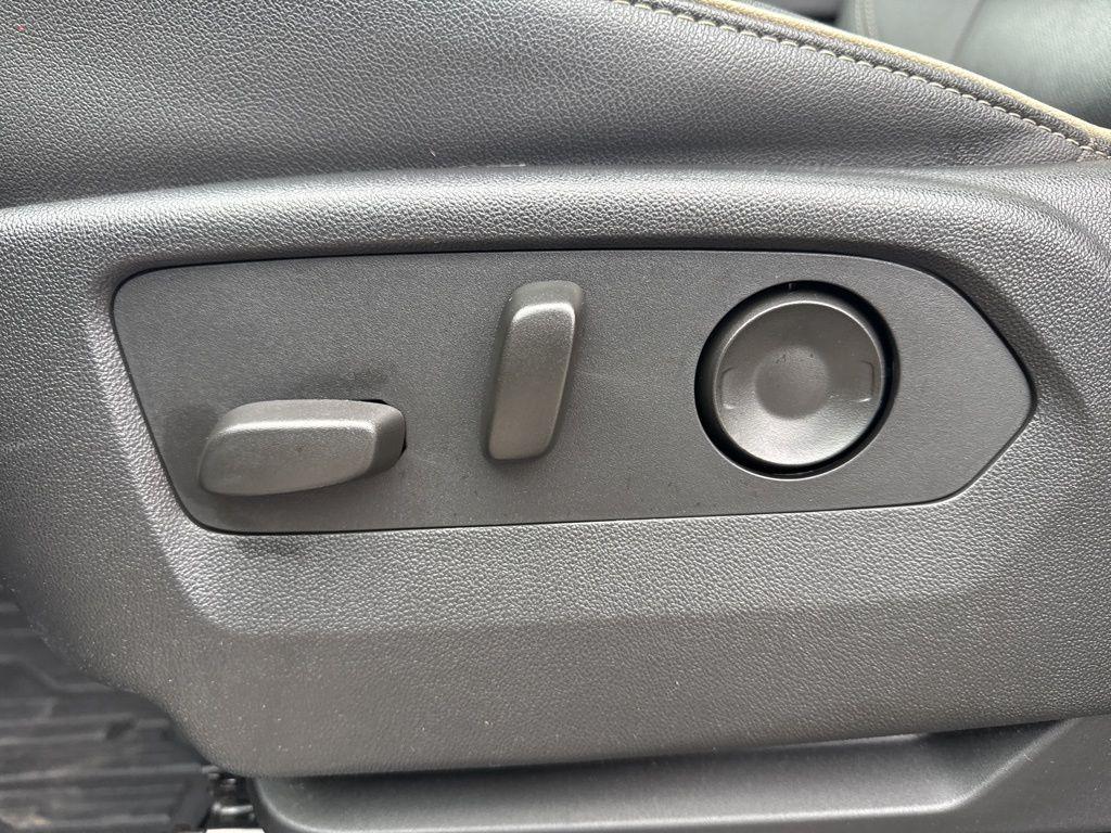 used 2022 GMC Yukon car, priced at $45,650