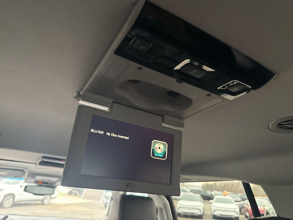 used 2015 Chevrolet Suburban car, priced at $17,899