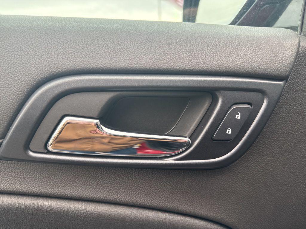 used 2015 Chevrolet Suburban car, priced at $17,899