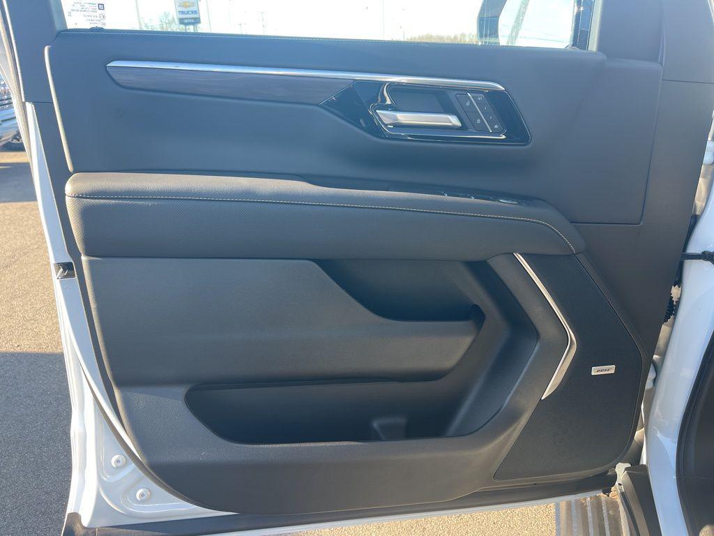 new 2026 Chevrolet Suburban car, priced at $83,995