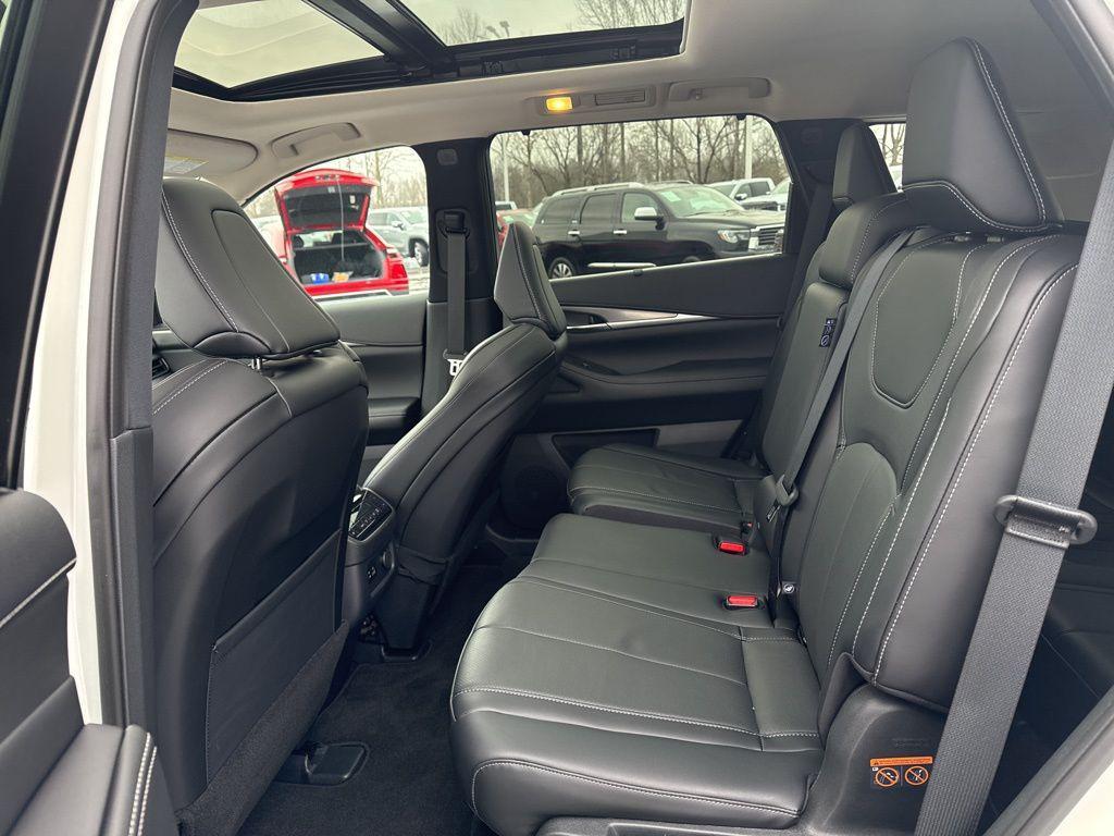 used 2023 INFINITI QX60 car