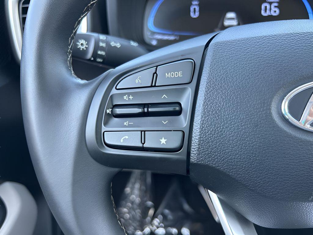 used 2025 Hyundai Venue car, priced at $18,980