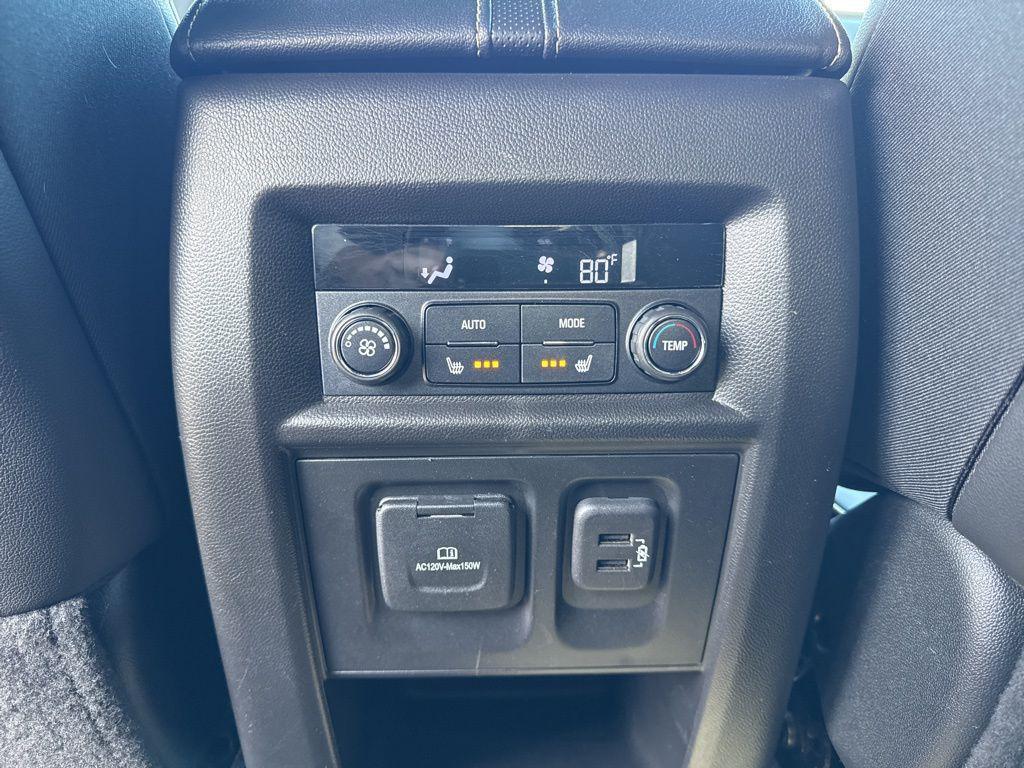 used 2022 Chevrolet Traverse car, priced at $30,450