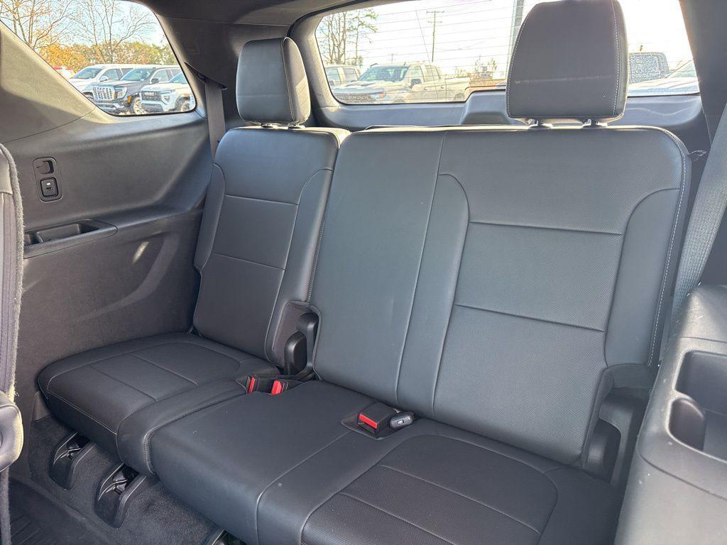 used 2022 Chevrolet Traverse car, priced at $30,450