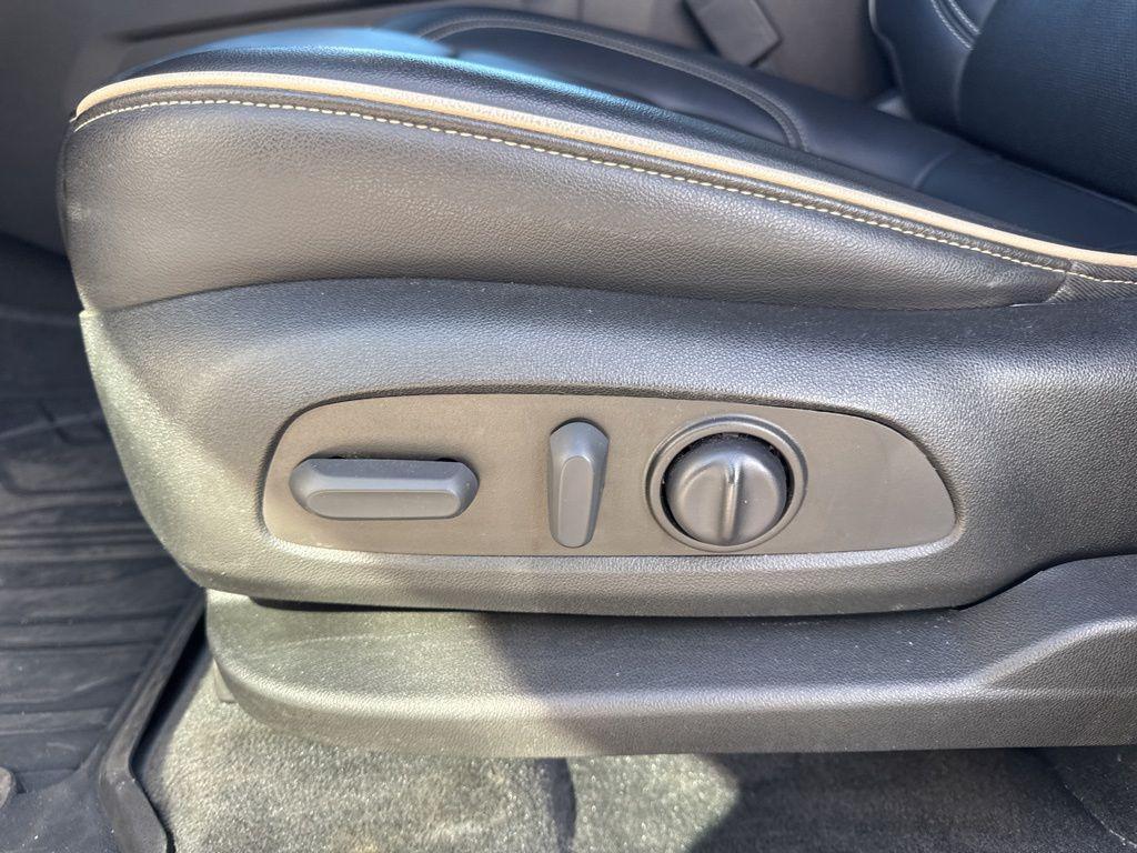 used 2022 Chevrolet Traverse car, priced at $30,450