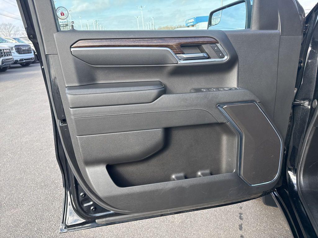 used 2024 GMC Sierra 1500 car, priced at $44,880