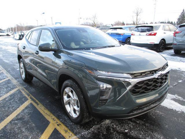 used 2025 Chevrolet Trax car, priced at $20,651