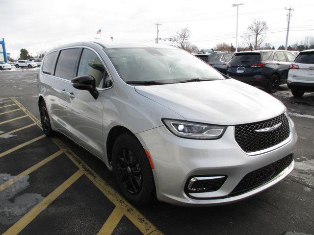 used 2024 Chrysler Pacifica car, priced at $30,610