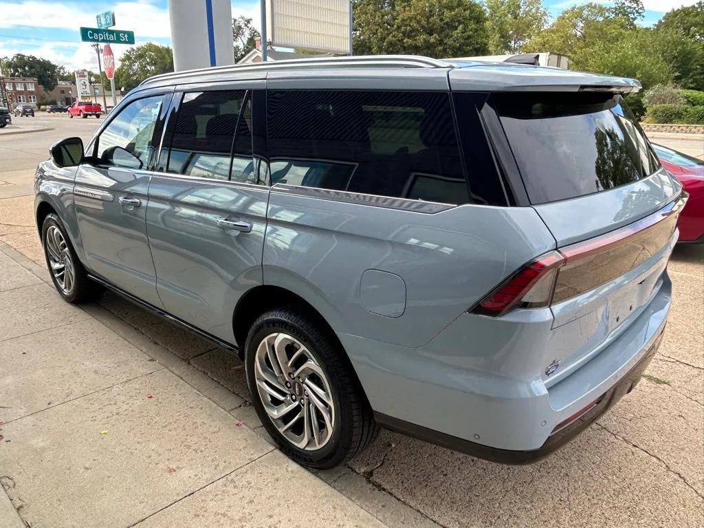 new 2025 Lincoln Navigator car, priced at $97,988