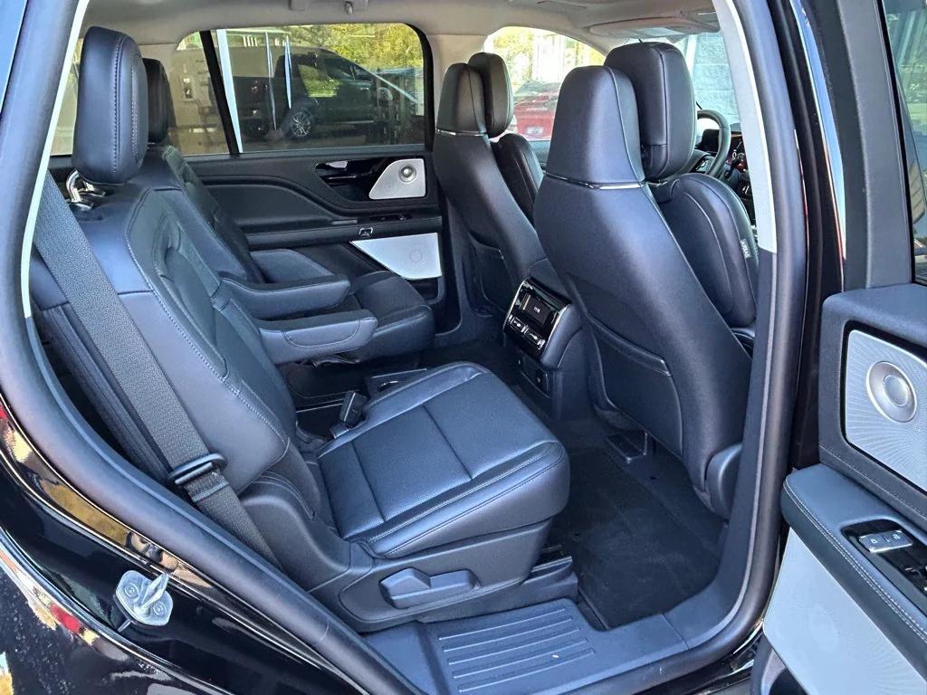 new 2025 Lincoln Aviator car, priced at $77,988