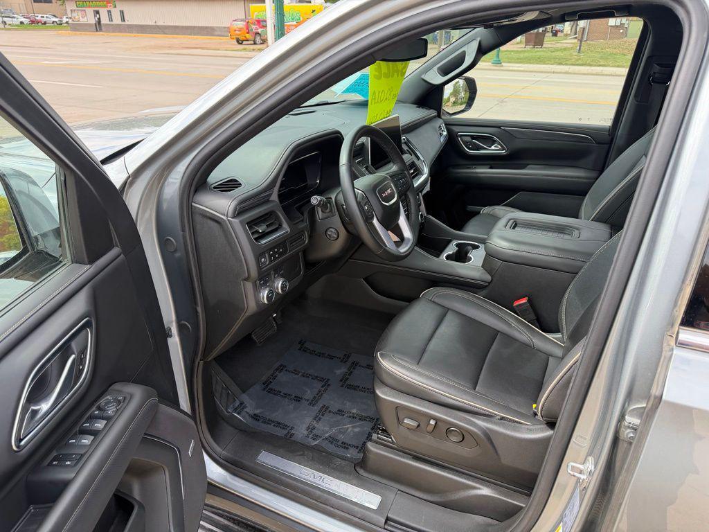 used 2024 GMC Yukon XL car, priced at $62,376