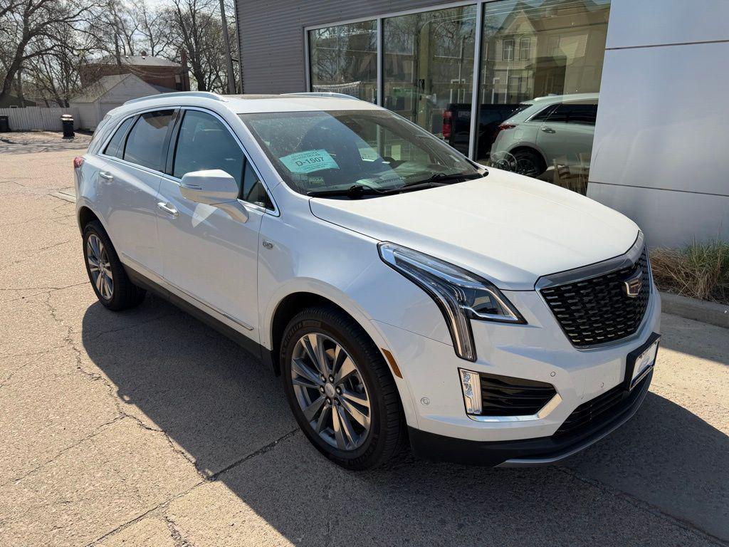 used 2022 Cadillac XT5 car, priced at $32,999