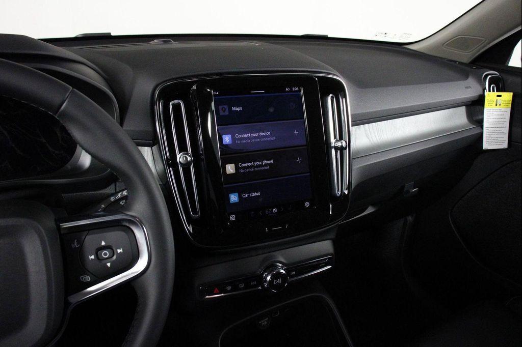 new 2025 Volvo XC40 car, priced at $41,998
