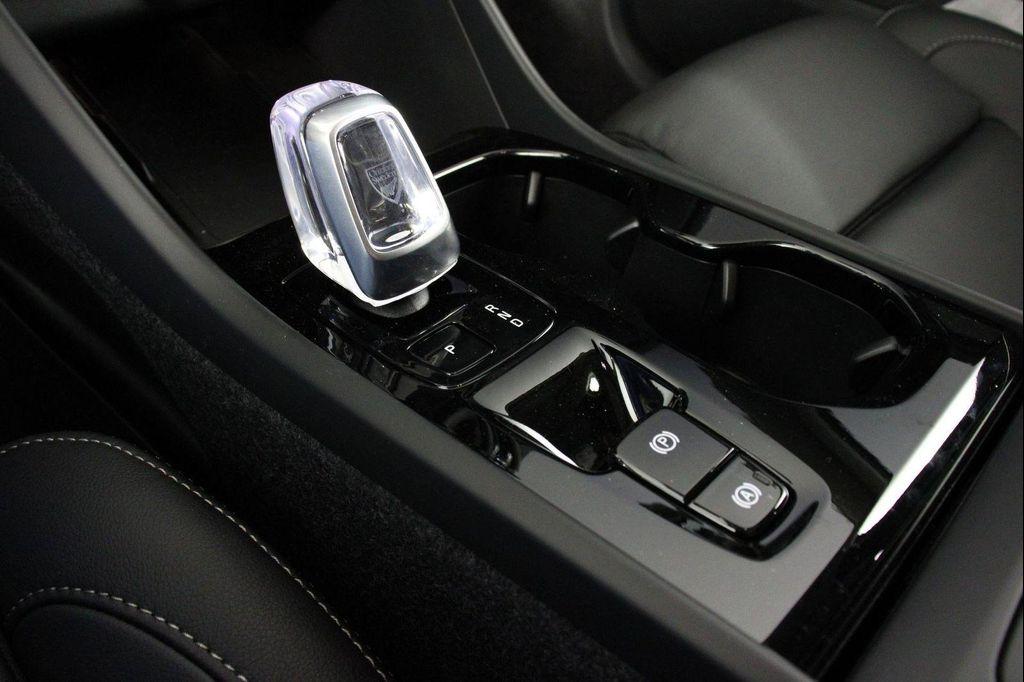 new 2025 Volvo XC40 car, priced at $41,998
