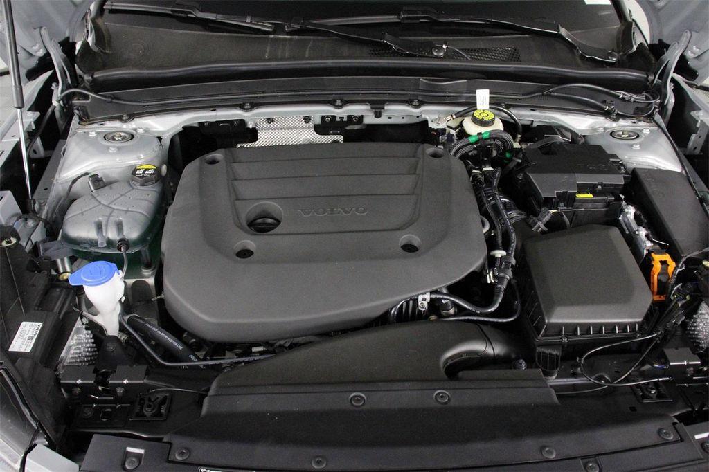 new 2025 Volvo XC40 car, priced at $41,998