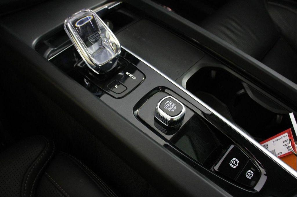 new 2022 Volvo XC60 car, priced at $24,995