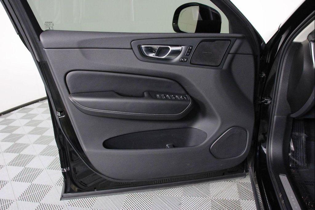 new 2022 Volvo XC60 car, priced at $24,995