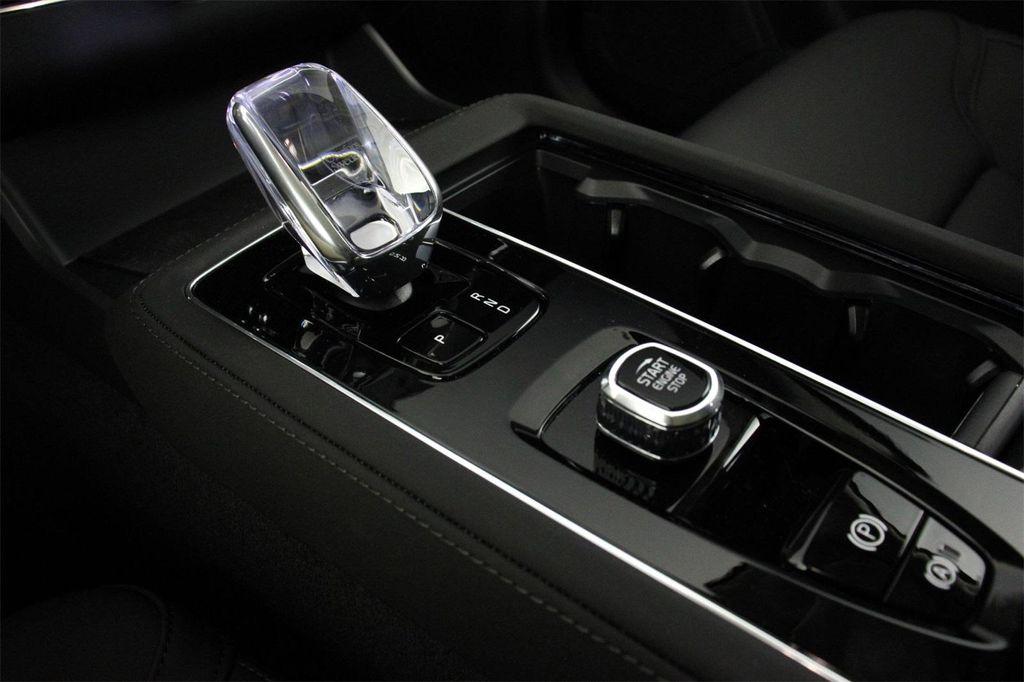 new 2025 Volvo XC90 car, priced at $69,155